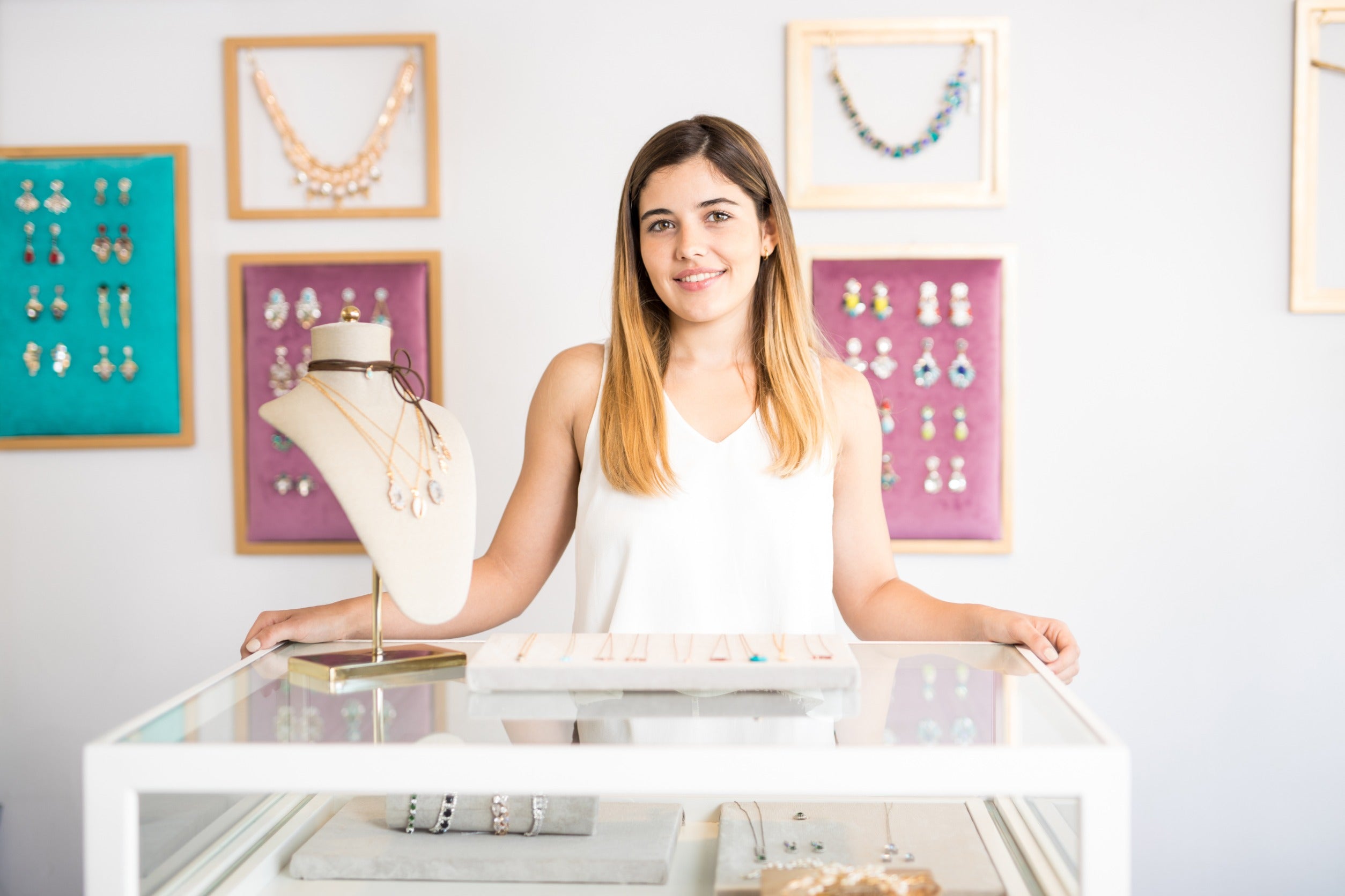 Unveiling the Allure of Investing in Jewelry: A Sparkling Path to Fina 