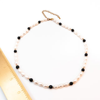Vintage 17 to 20-Inch Cultured White 8.5mm Pearl & Onyx Necklace With GP Clasp
