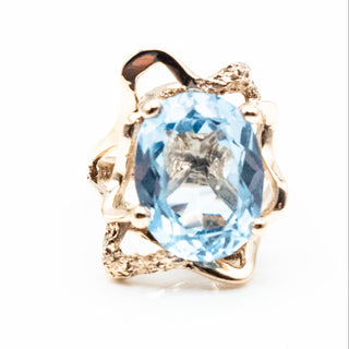 Beautiful 14K Gold Ice Blue Spinel Cocktail Ring – Size 10