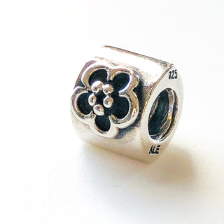 PANDORA DAISY CHARM Bead #790187 Sterling Silver Retired