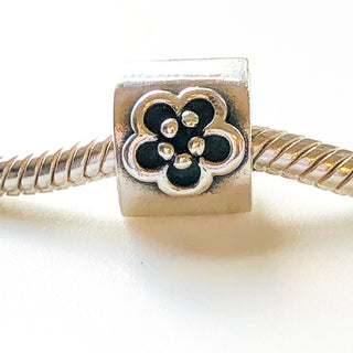 PANDORA DAISY CHARM Bead #790187 Sterling Silver Retired