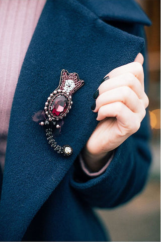 10 Unique Ways to Style Vintage Brooches in 2025
