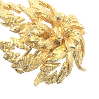 Vintage Gold Tone Signed Clip