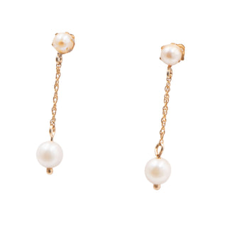 Vintage 14K Yellow Gold Cultured White Pearl 1 1/4 Inch Dangle Earrings