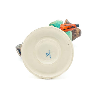 Goebel Hummel Happy Traveler # 109/0 TMK-3