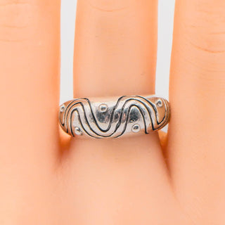 Vintage Solid Sterling Silver Swirl Design Ring Size 7.75