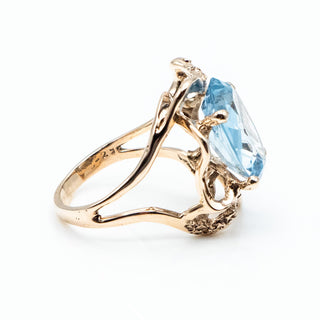 Beautiful 14K Gold Ice Blue Spinel Cocktail Ring – Size 10