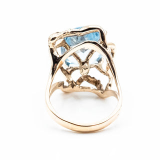 Beautiful 14K Gold Ice Blue Spinel Cocktail Ring – Size 10