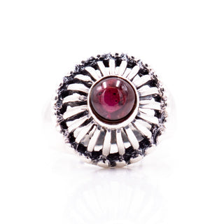 Vintage Sterling Silver Garnet Cabochon Sunburst Dome Ring Size 6.25