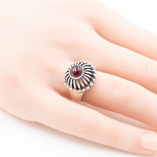 Vintage Sterling Silver Garnet Cabochon Sunburst Dome Ring Size 6.25