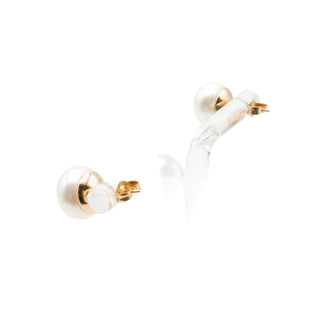 14K Yellow Gold 10mm Button Pearl Stud Earrings White Cultured Freshwater