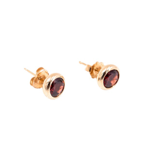 14K Yellow Gold 2.5 Carat Garnet 0.3 Inch Bezel Stud Earrings