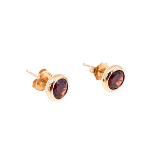 14K Yellow Gold 2.5 Carat Garnet 0.3 Inch Bezel Stud Earrings