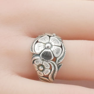 Vintage 1950s Sterling Silver Floral Dome Ring Size 8.5
