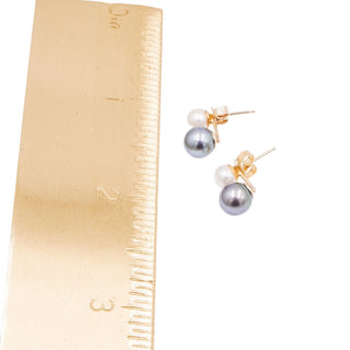 14K Yellow Gold Gray 7mm and White 5mm High Luster Freshwater Pearl Stud Earrings