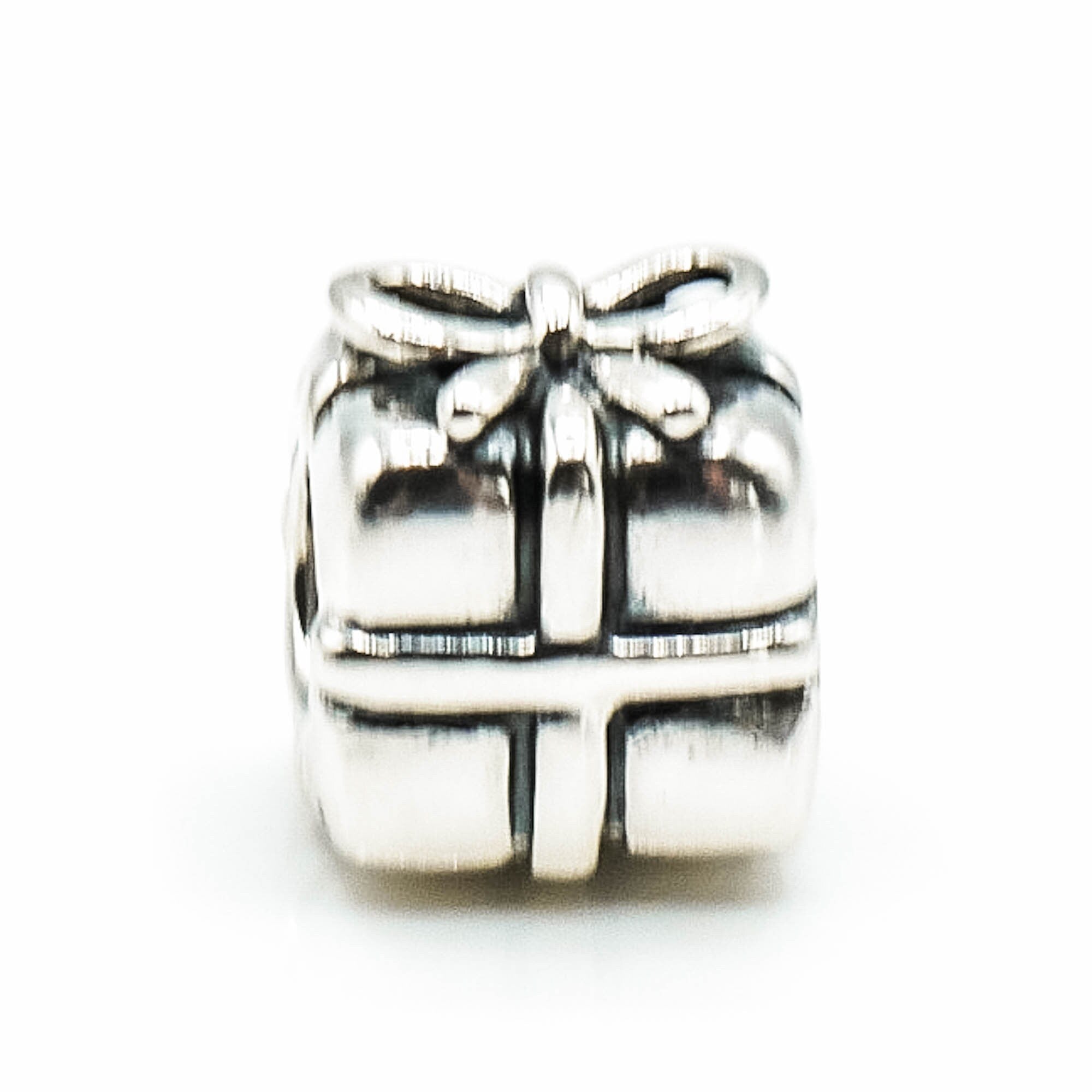 Maiden Discourage Sentence PANDORA Present With Bow Sterling Silver Gift Charm – Legacy Collectors